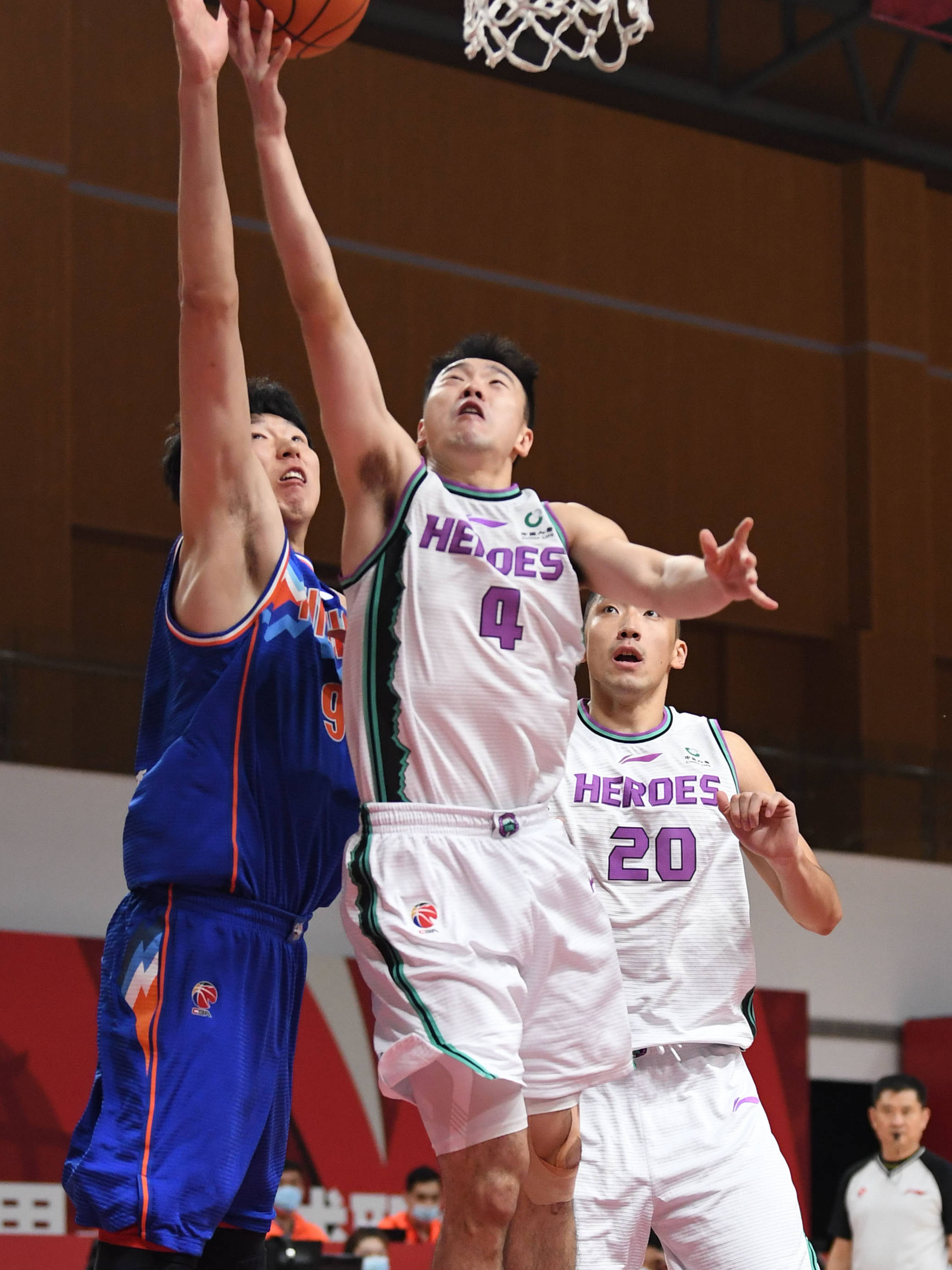 日本队翻盘印尼队,黄鸭组合高光表现 日本队翻盘印尼队,黄鸭组合高光表现